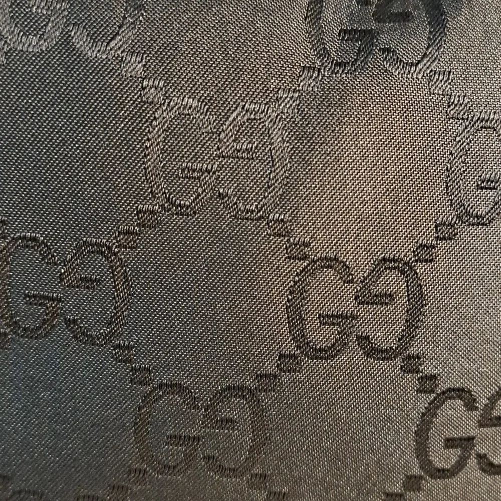 Gucci GG Canvas Shoulder Bag with COA EUC - Picture 3 of 17